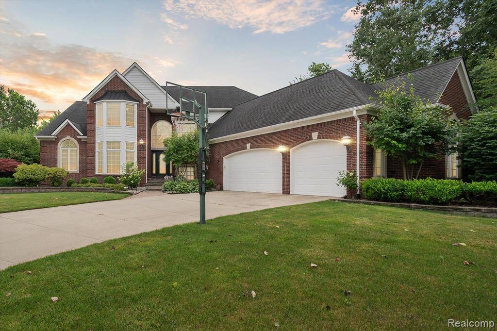 2632 Hawthorne Drive S, Shelby Twp, MI 48316