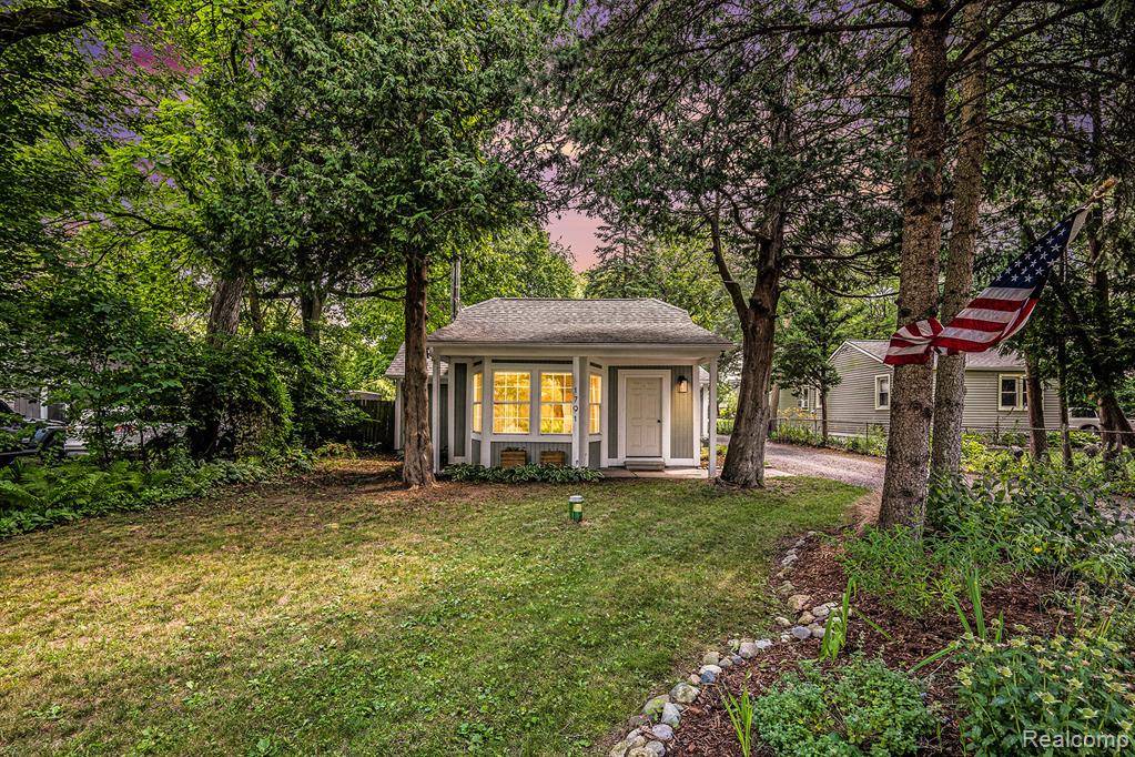 West Bloomfield Twp, MI 48324,1791 Petrolia