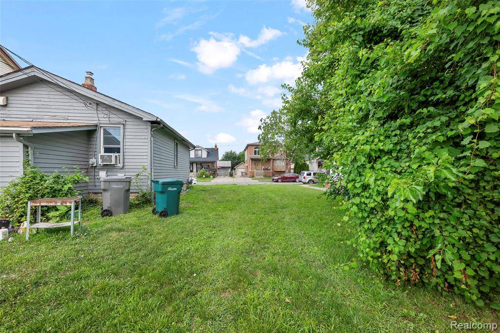 Dearborn, MI 48126,5444 HARTWELL Street