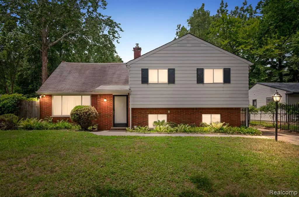 Southfield, MI 48033,22317 Nancy Avenue
