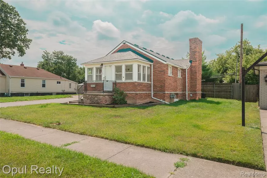 31507 Balmoral Street, Garden City, MI 48135