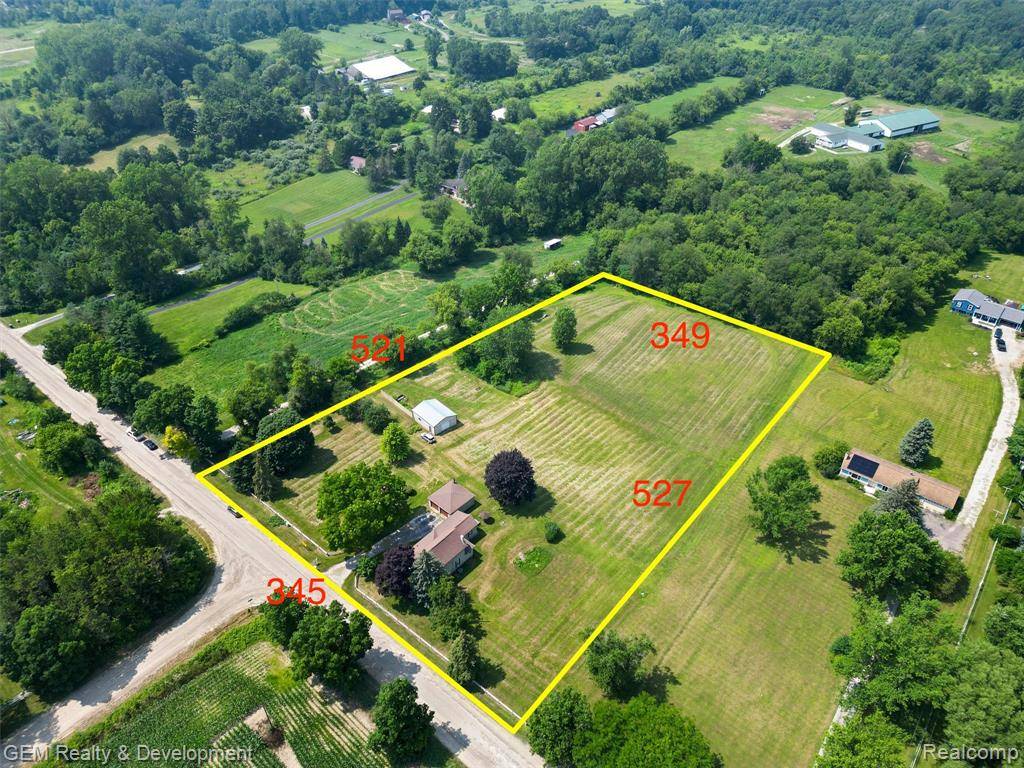 64164 W 8 Mile Road, Green Oak Twp, MI 48178