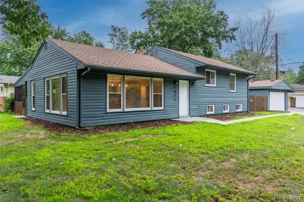 Waterford Twp, MI 48327,5835 Forestal Drive