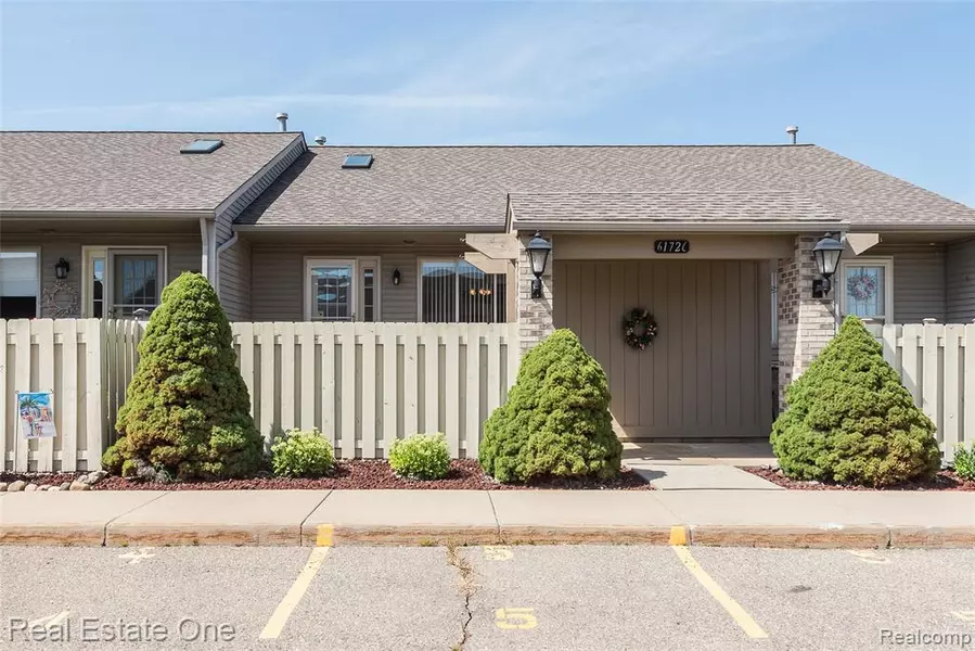 61726 VALLEY FORGE 149-5, South Lyon, MI 48178
