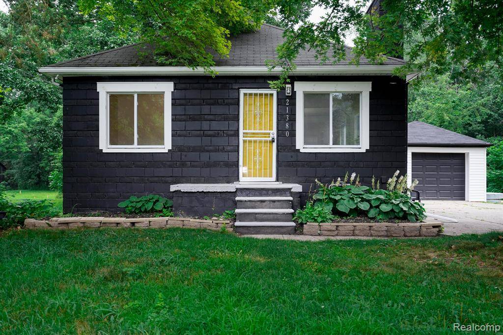 21380 W 9 Mile Road, Southfield, MI 48075