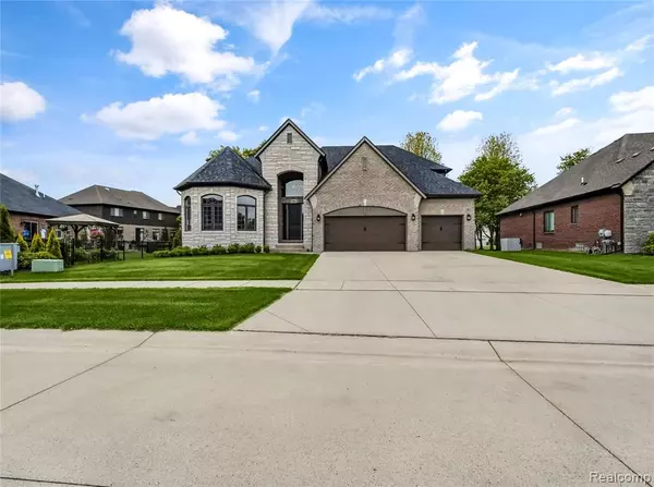 50011 Anita Way N, Macomb Twp, MI 48044