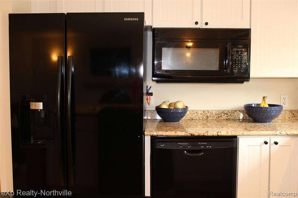 Livonia, MI 48152,36677 6 Mile Road