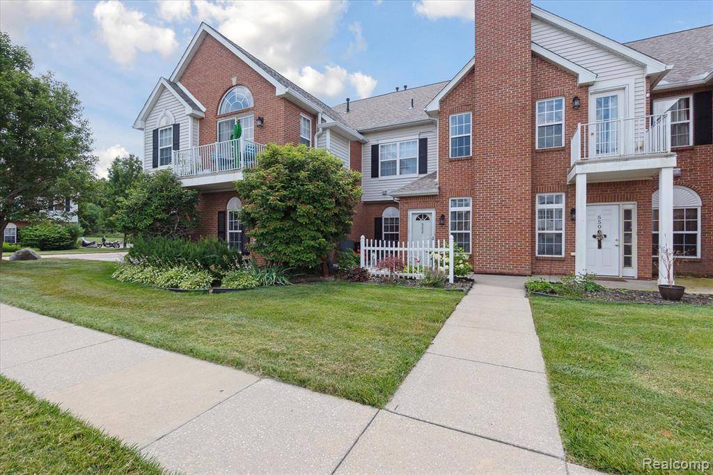 Howell, MI 48855,552 Olde English Circle 255 92