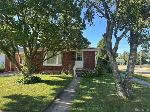 28561 Leona Street, Garden City, MI 48135