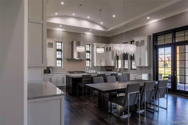 Bloomfield Hills, MI 48302,5799 Blandford Court