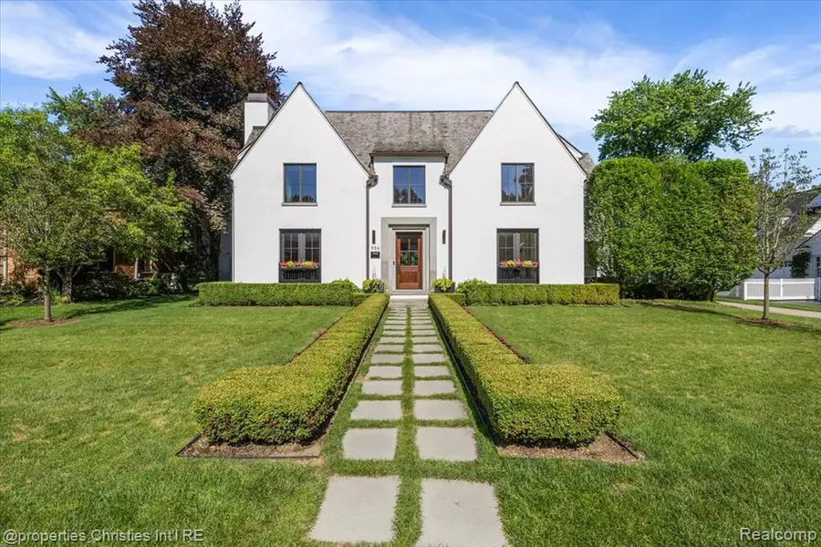 956 Westwood Drive, Birmingham, MI 48009
