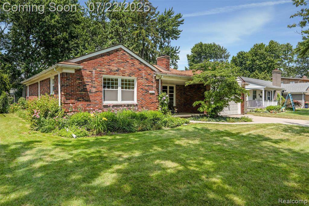Grosse Pointe Woods, MI 48236,21235 River Road