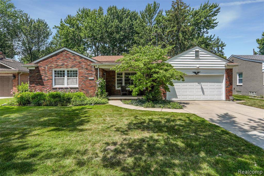 Grosse Pointe Woods, MI 48236,21235 River Road