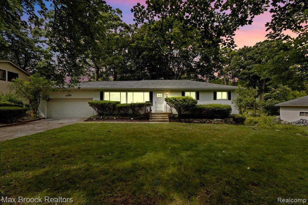 2265 Denby Drive, Waterford Twp, MI 48329