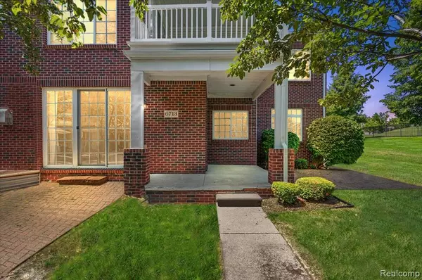 6713 Boulder Pointe Drive,  Washington Twp,  MI 48094
