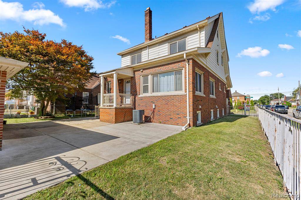 Dearborn, MI 48126,5742 Williamson Street