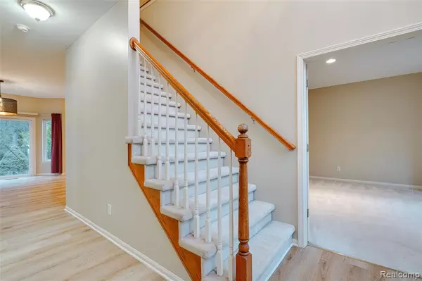 Troy, MI 48083,1387 Hartland Drive