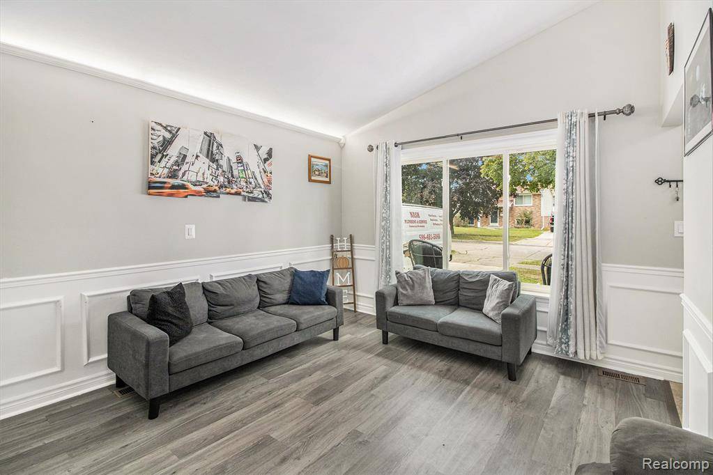 Roseville, MI 48066,30242 Bluehill Street