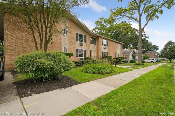 500 E Maplehurst Street, Ferndale, MI 48220