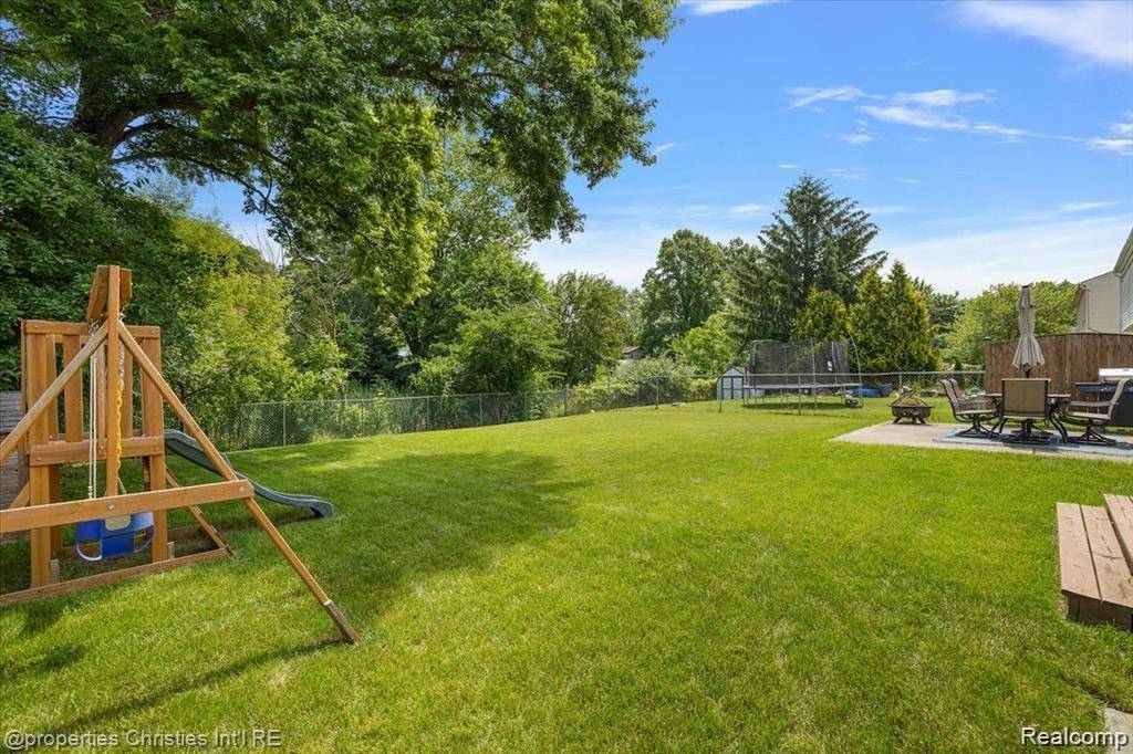 Canton Twp, MI 48188,555 Worthington Road
