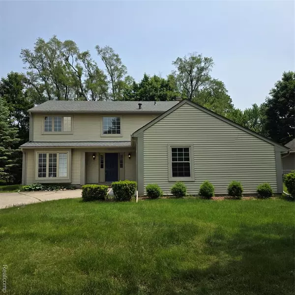 1872 Flemington Drive, Troy, MI 48098