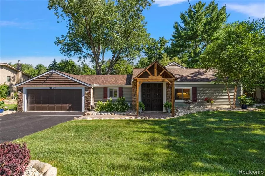9050 Marilyn Terrace, Commerce Twp, MI 48382
