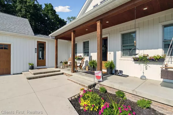 Fenton, MI 48430,6122 Hartland Road