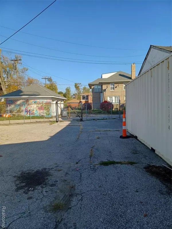Detroit, MI 48203,18710 Woodward Avenue