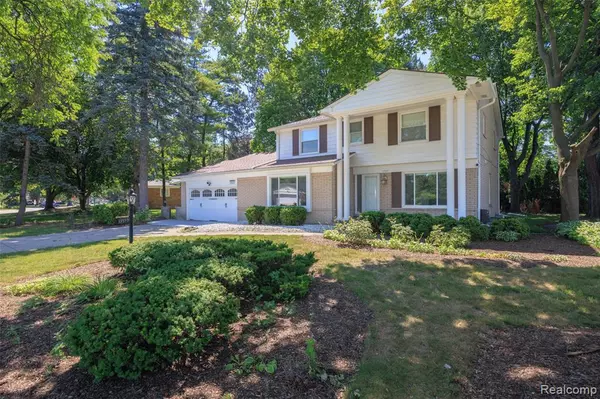 Southfield, MI 48075,17577 E Goldwin Street