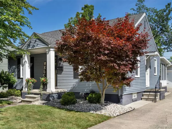 Royal Oak, MI 48067,1016 Woodsboro Drive