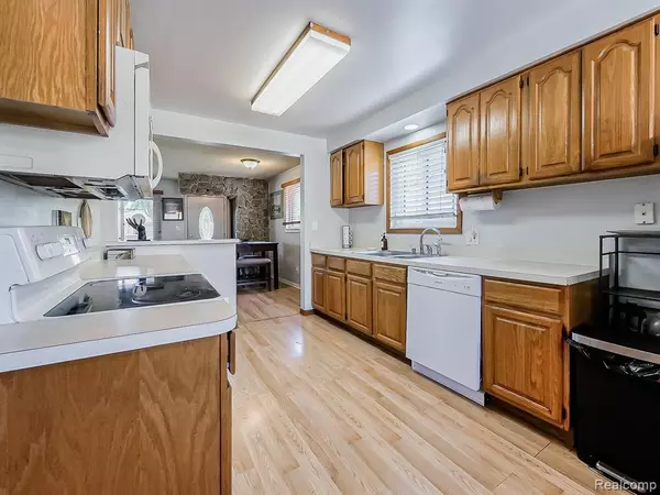 Warren, MI 48091,24737 Curie Street