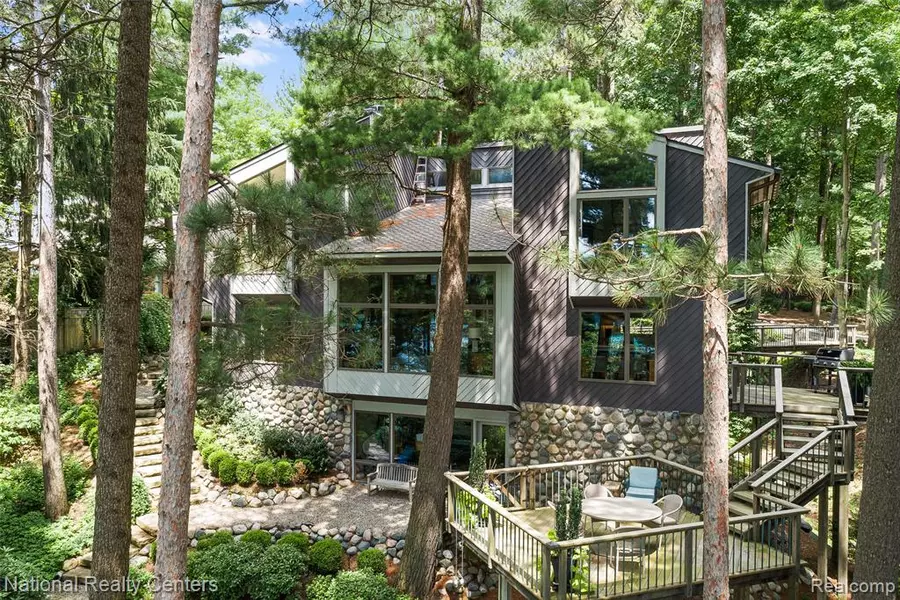 2191 Addaleen Road, Highland Twp, MI 48357