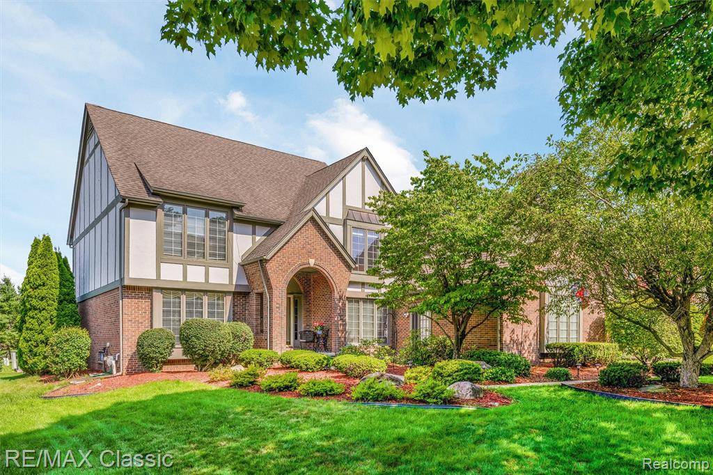 20855 Chase Drive, Novi, MI 48375