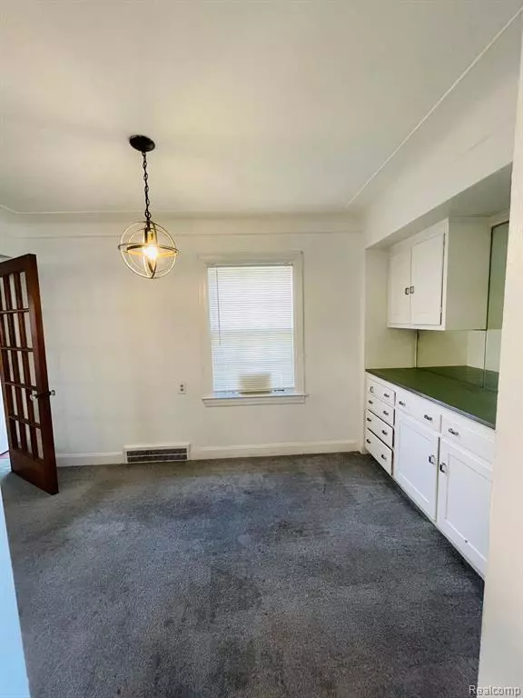 Detroit, MI 48204,9327 CLOVERLAWN Street