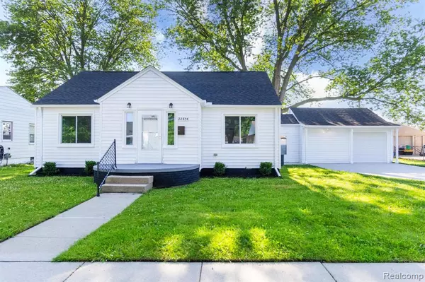 22854 Oaklane Street, Warren, MI 48089