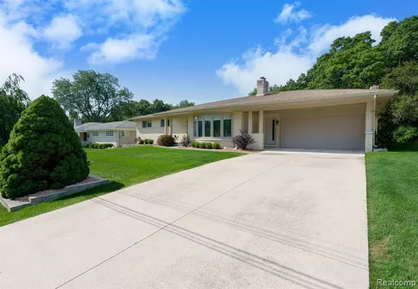 Rochester Hills, MI 48309,2063 Avoncrest Drive