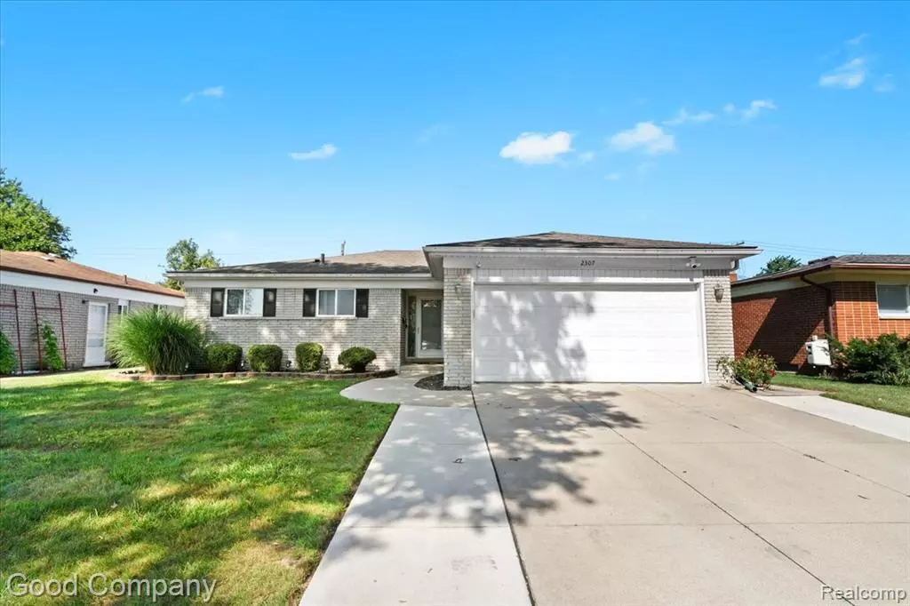 Troy, MI 48083,2307 Castleton Drive