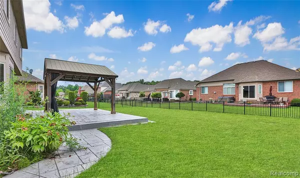 Macomb Twp, MI 48044,16417 Bishopsgate Drive