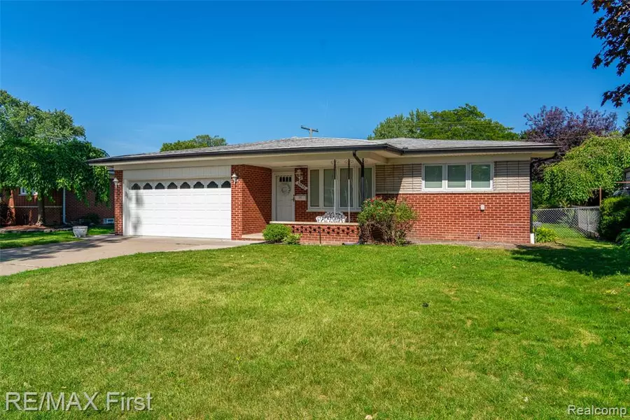 33552 Somerset Drive, Sterling Heights, MI 48312
