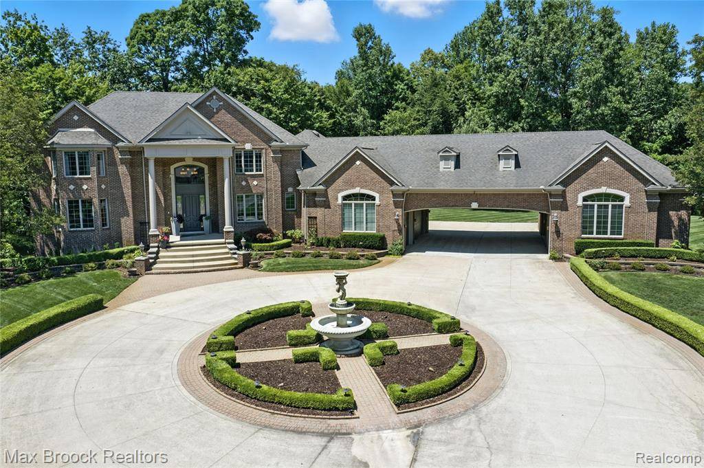 14859 Timberwoods Court, Washington Twp, MI 48094