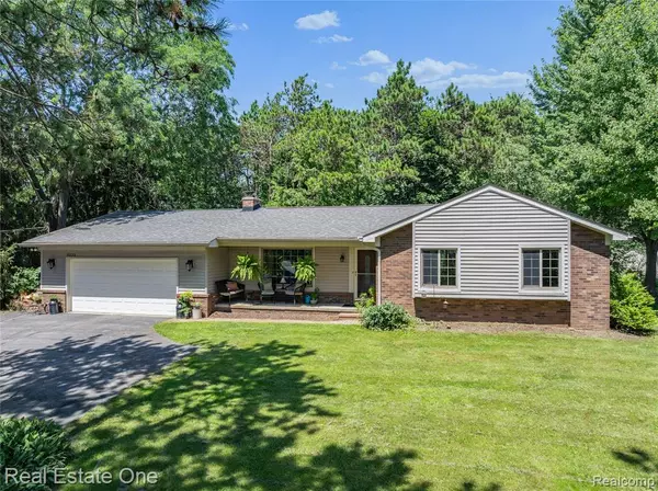 5223 Red Fox Drive, Brighton Twp, MI 48114