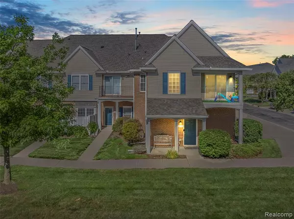 729 Amberly Dr C, Waterford Twp, MI 48328
