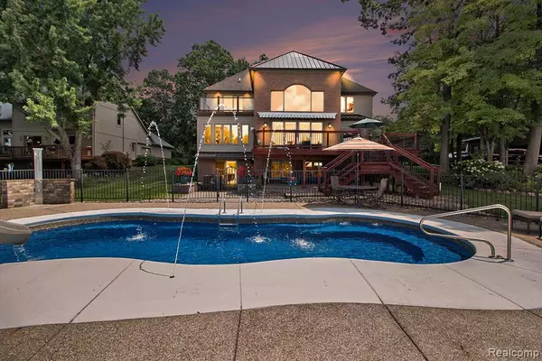 4973 Parview Drive, Independence Twp, MI 48346