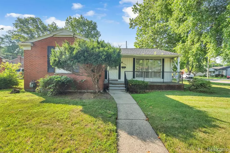 20195 River Oaks Drive, Dearborn Heights, MI 48127