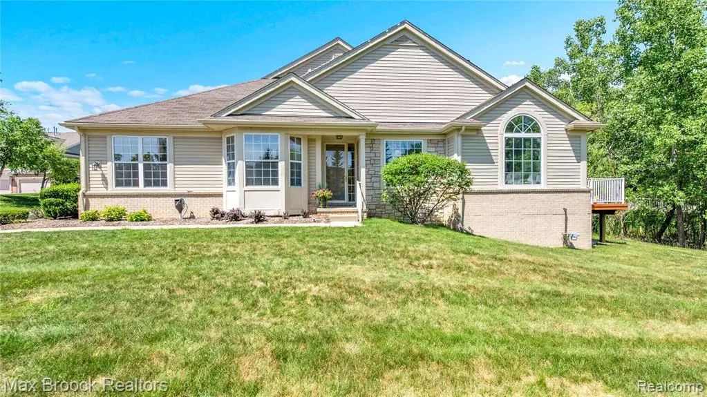 6612 Wabash Lane, Troy, MI 48085