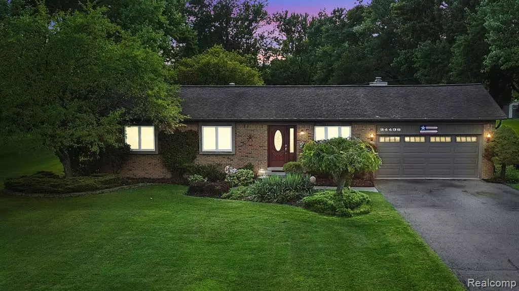 24435 Springbrook Drive, Farmington, MI 48336