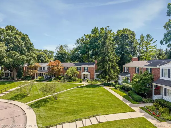 Bloomfield Hills, MI 48304,24 Barbour Lane