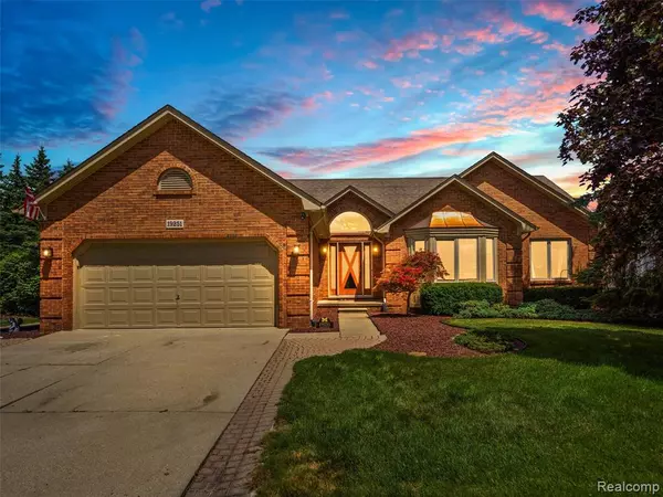 19251 Weathervane Drive, Macomb Twp, MI 48044