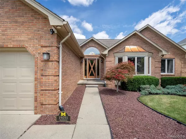Macomb Twp, MI 48044,19251 Weathervane Drive