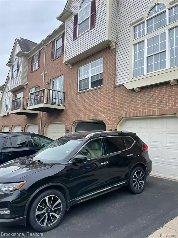 Ypsilanti, MI 48197,5934 E Island Drive 3 32
